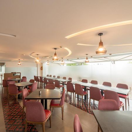 Hotel Visakka Palani Bagian luar foto