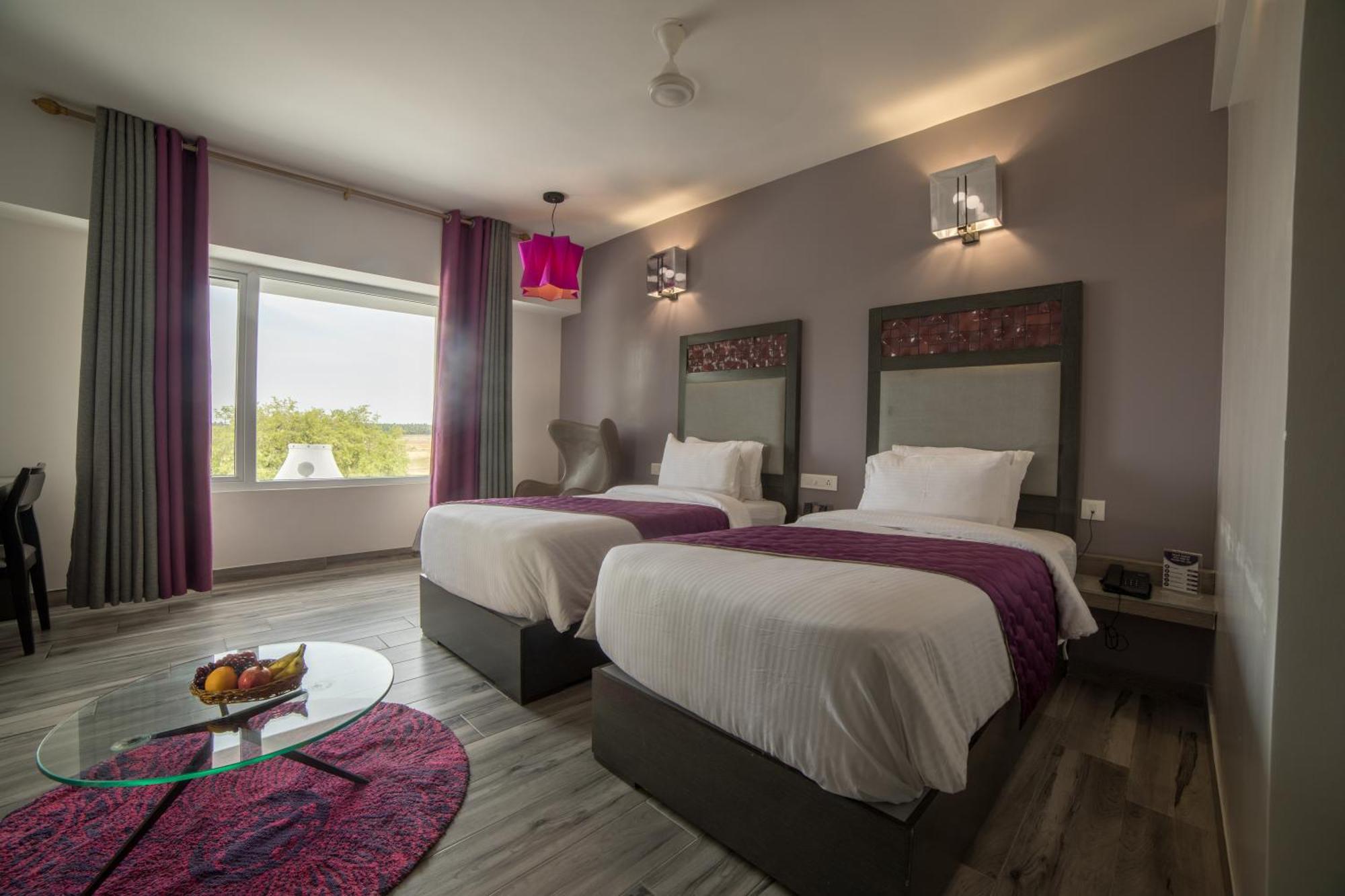 Hotel Visakka Palani Bagian luar foto