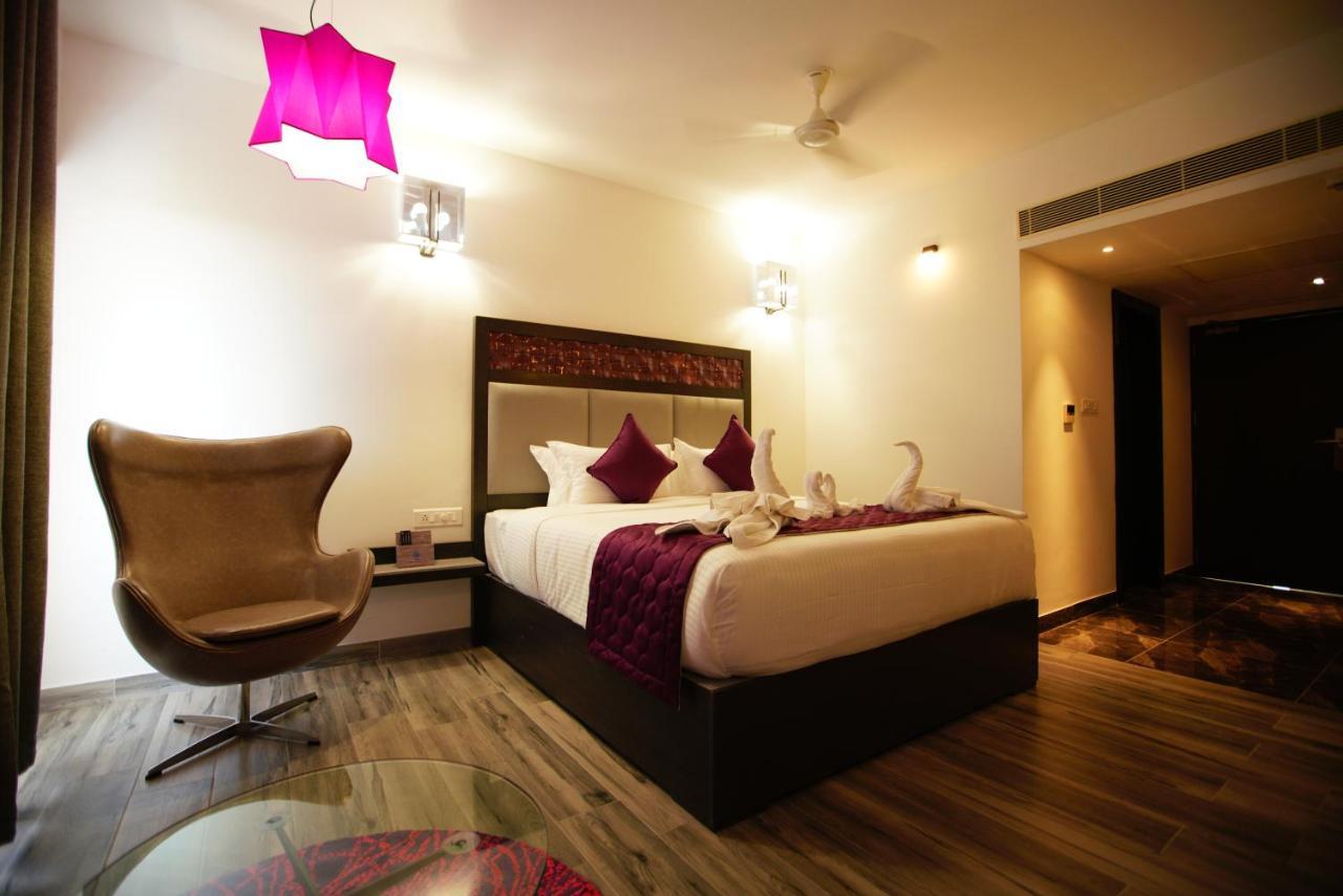Hotel Visakka Palani Bagian luar foto